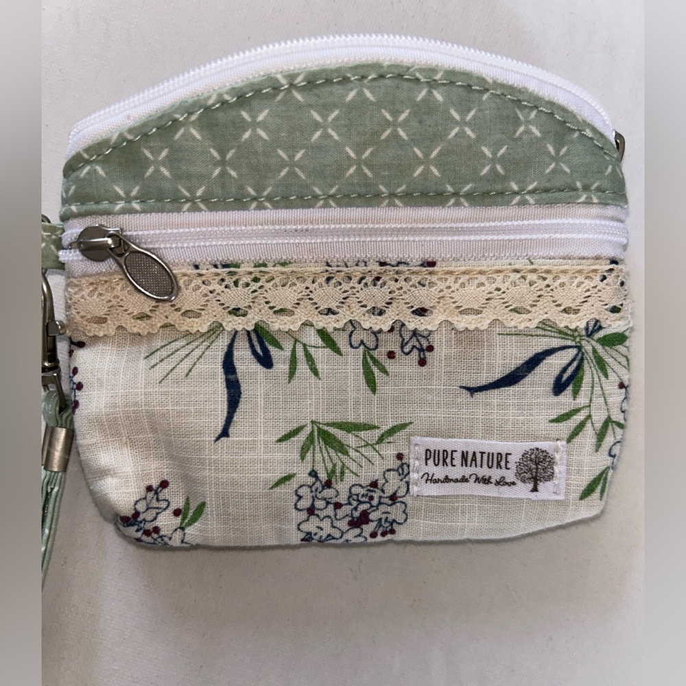 Patchwork Handmade Floral Wristlet in Sage Green & Cream from Germany - Picture 3 of 5
